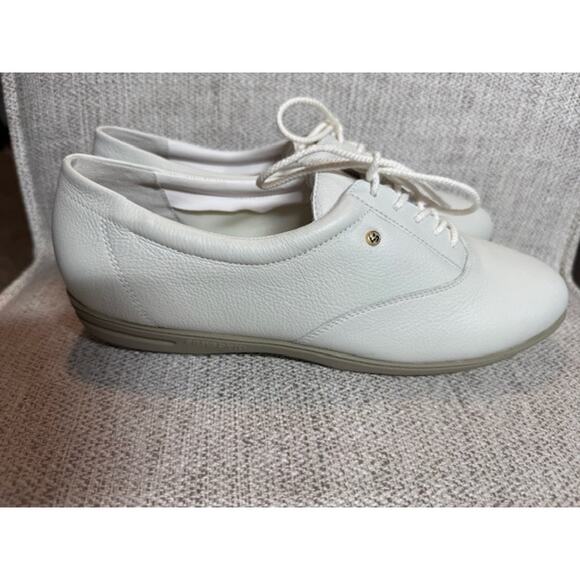 LIKE NEW Easy Spirit Women's Motion Leather Oxford Shoes Size 10 Arch Support - Picture 1 of 8